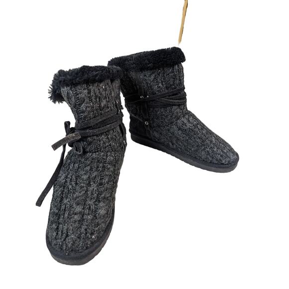 Muk Luks Boots Women's Black Knit Sweater Tie Size‎ 8 Faux Fur Fall Winter Cozy - Picture 1 of 8